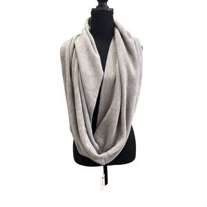 Calvin Klein Women’s Knit Infinity Scarf Light Gray Neck Warmer